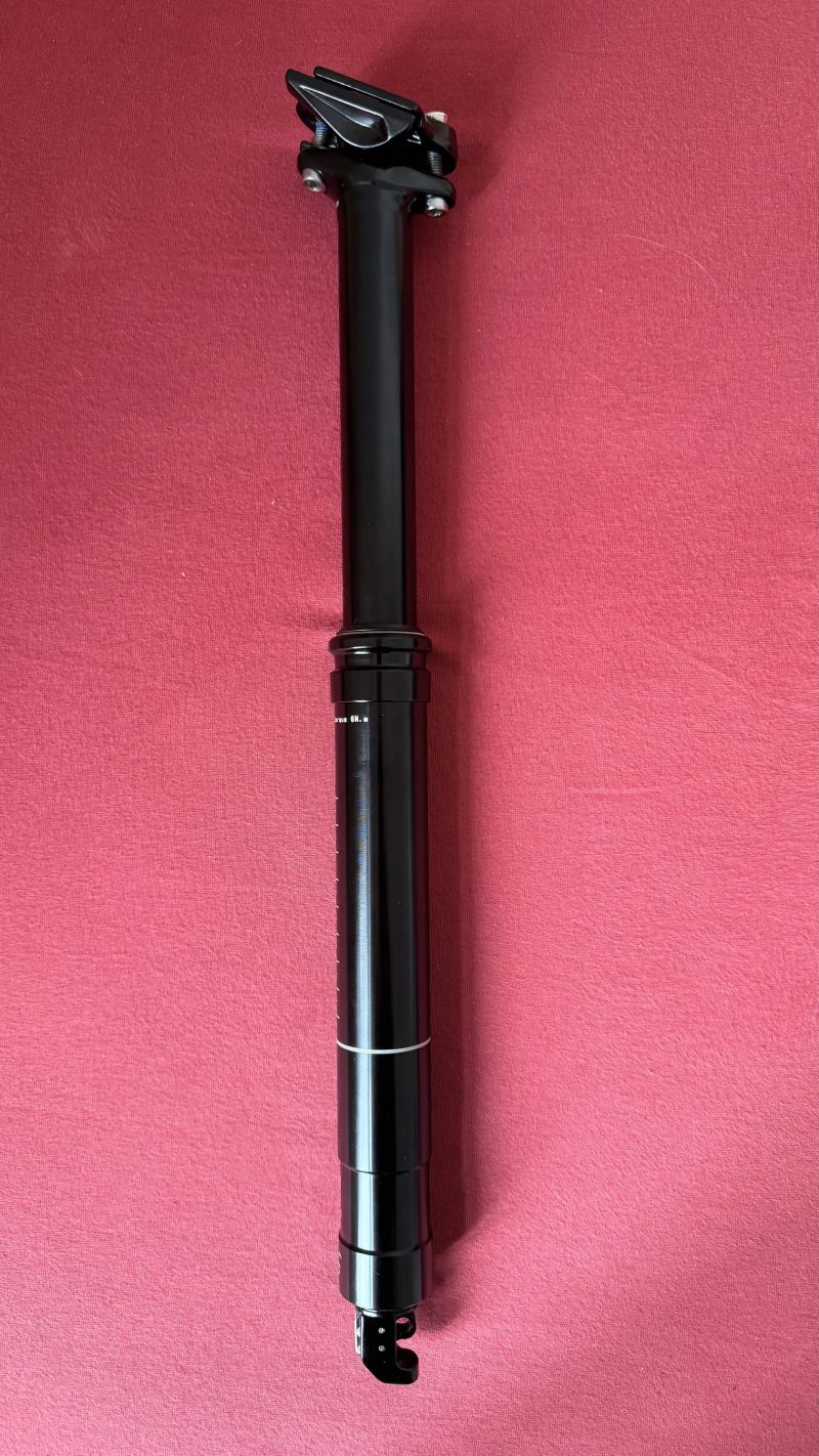 Výškově nastavitelná teleskopická sedlovka Tranz-X 34,9 mm x 150 mm.
