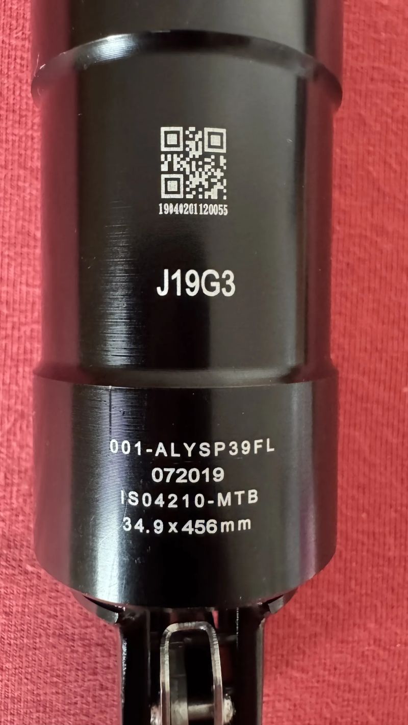 Výškově nastavitelná teleskopická sedlovka Tranz-X 34,9 mm x 150 mm.