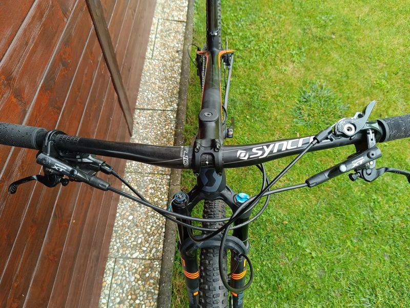 Scott SCALE 910 - osazeno komplet Shimano XT - hmotnost 10kg!!