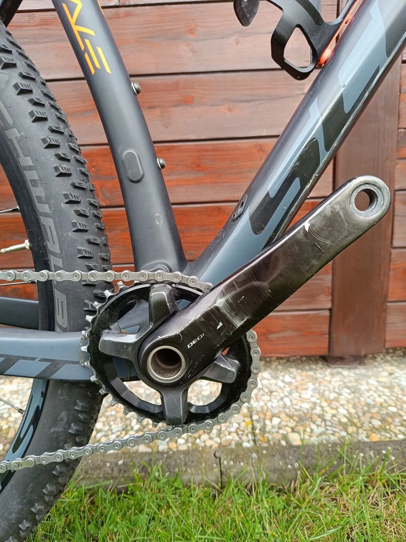 Scott SCALE 910 - osazeno komplet Shimano XT - hmotnost 10kg!!