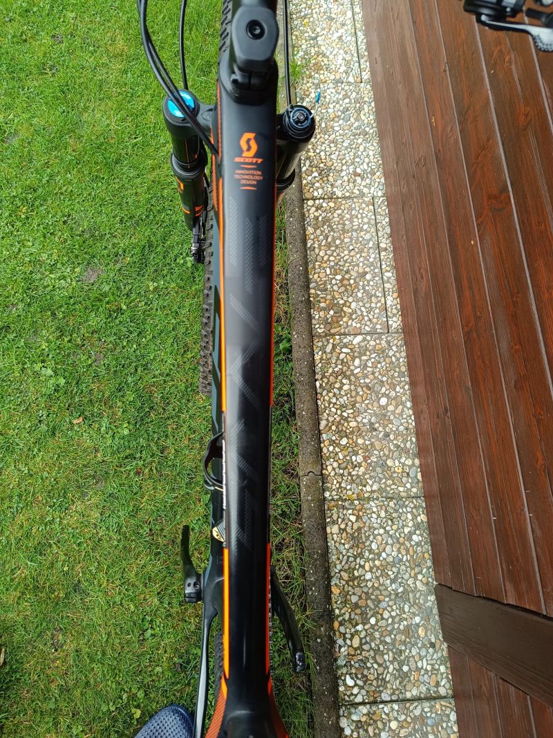 Scott SCALE 910 - osazeno komplet Shimano XT - hmotnost 10kg!!