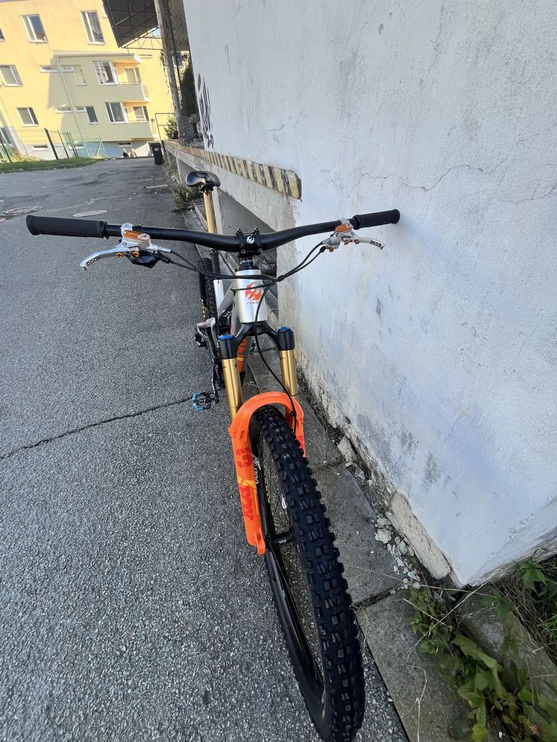 Enduro kolo Pivot Firebird 29”
