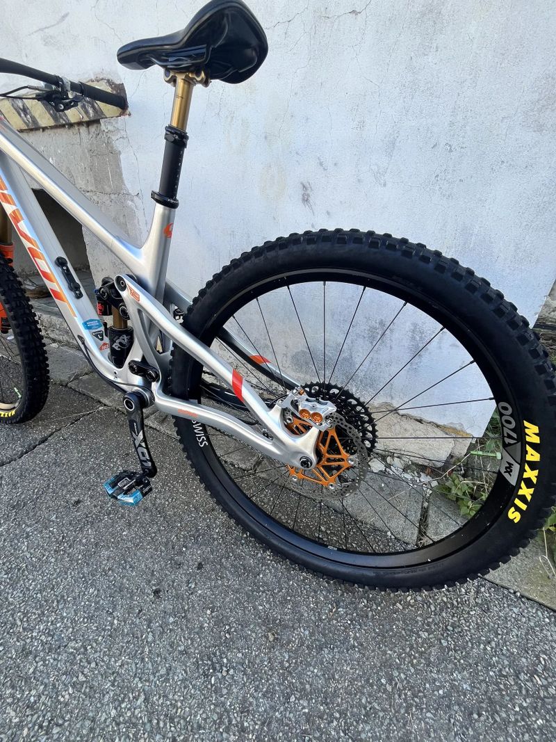 Enduro kolo Pivot Firebird 29”