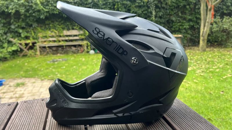 Enduro integrální helma Seven Dip, velikost Y/M