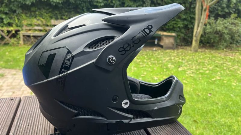 Enduro integrální helma Seven Dip, velikost Y/M