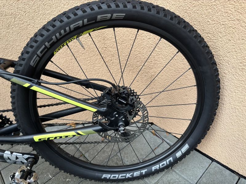 Scott Scale 24”