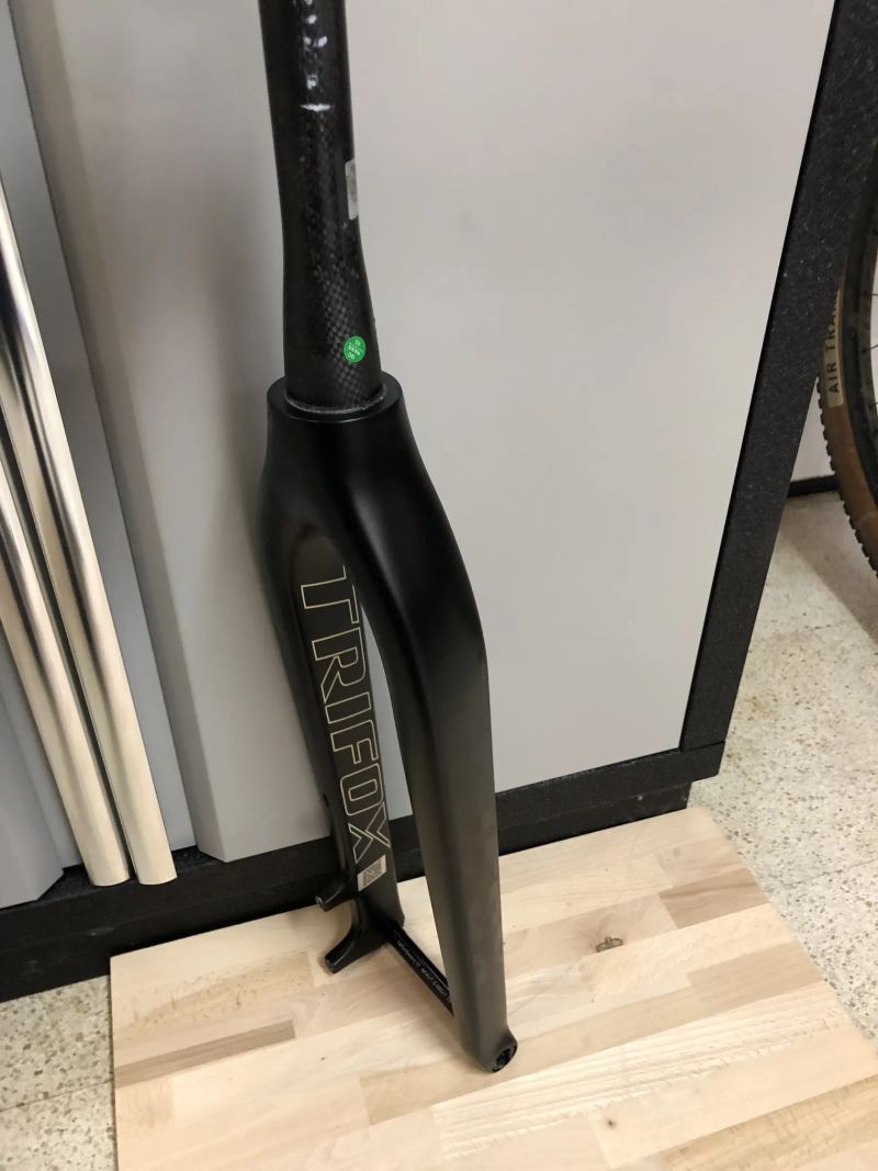 Pevna 29" MTB vidlice