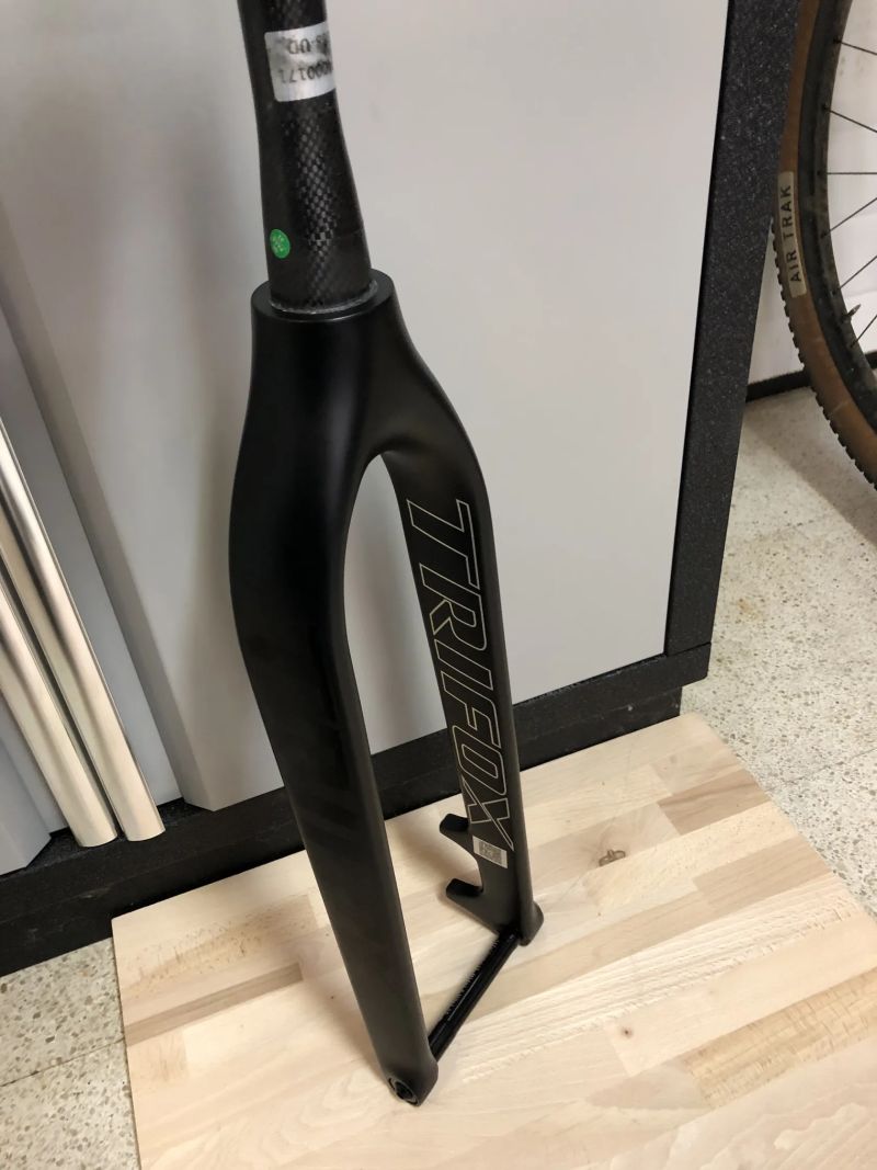 Pevna 29" MTB vidlice