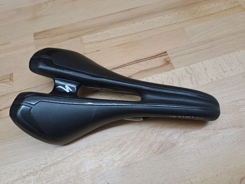Sedlo Specialized Romin Evo 143 mm