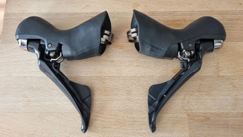 Páky Shimano Ultegra ST-R8020, 2x11, hydraulické + třmeny BR-8070