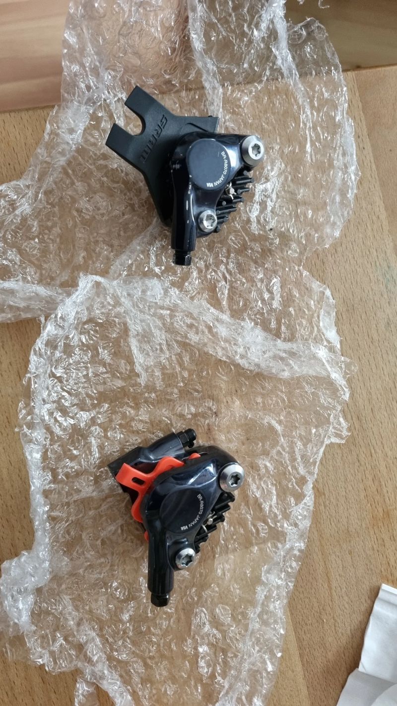 Páky Shimano Ultegra ST-R8020, 2x11, hydraulické + třmeny BR-8070