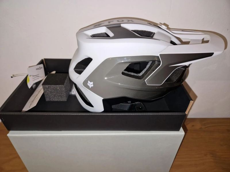 Nová Cyklistická helma FOX Speedframe Pro Defy - pewter