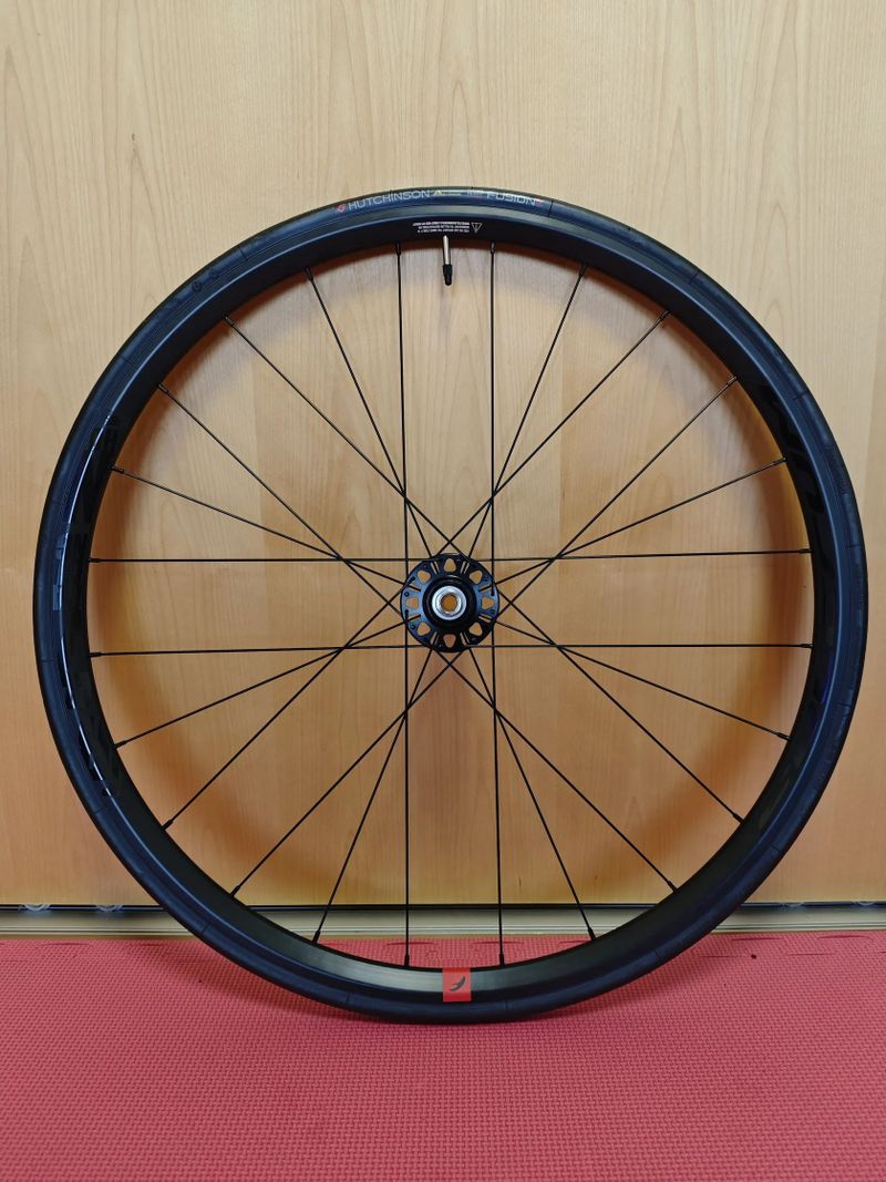Silniční zapletená kola Fulcrum Racing 700 DB, CL,12x100/12x142mm, pláště Hutchinson Fusion 25-622
