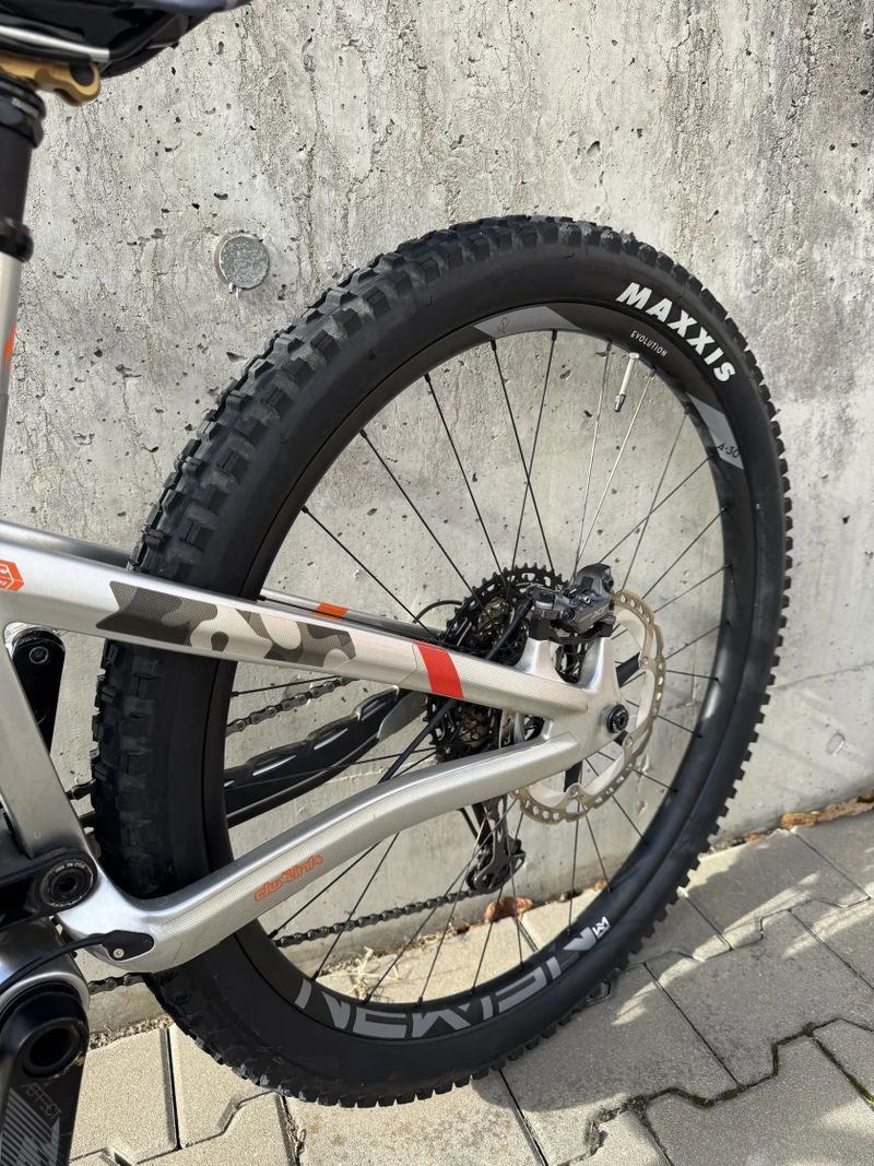 Absolutní pecka - Pivot Firebird 29 Pro XT/XTR, vel. M + komplet nová kola!