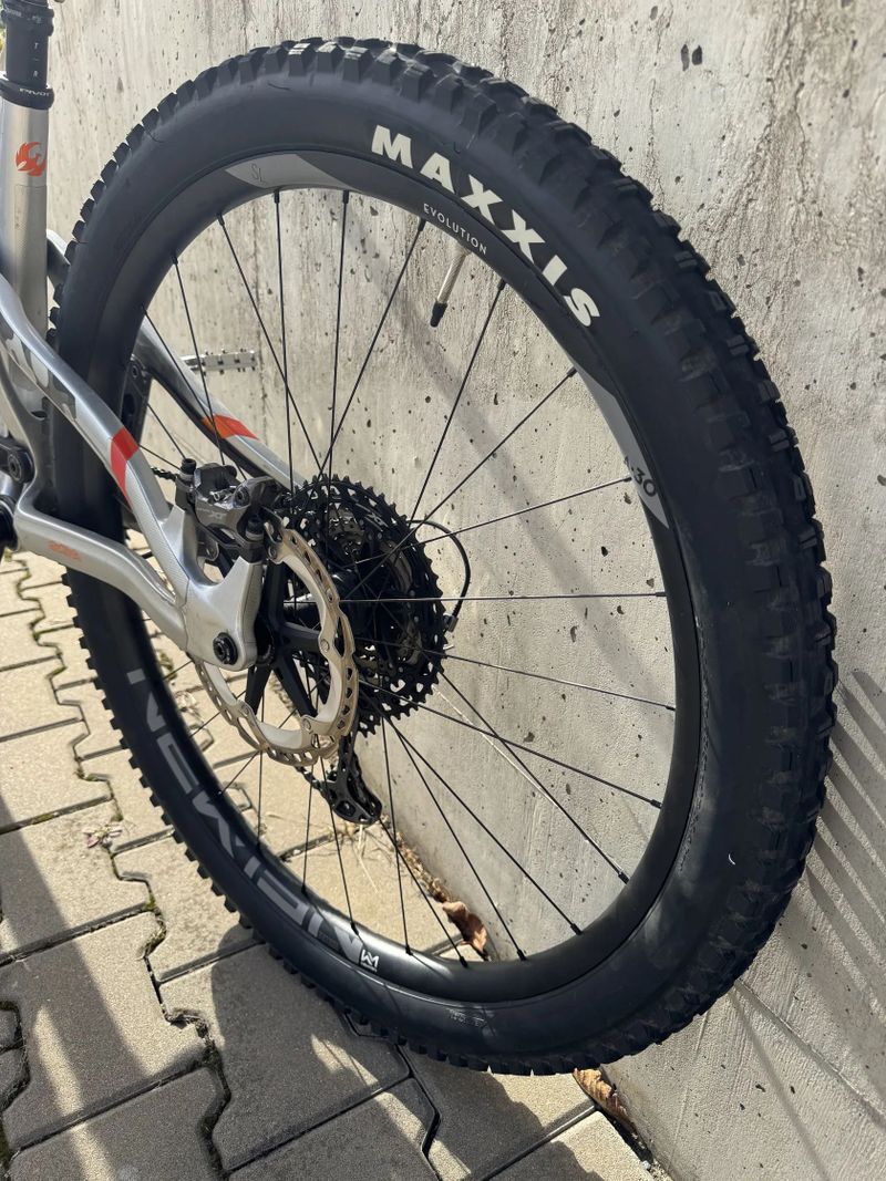 Absolutní pecka - Pivot Firebird 29 Pro XT/XTR, vel. M + komplet nová kola!