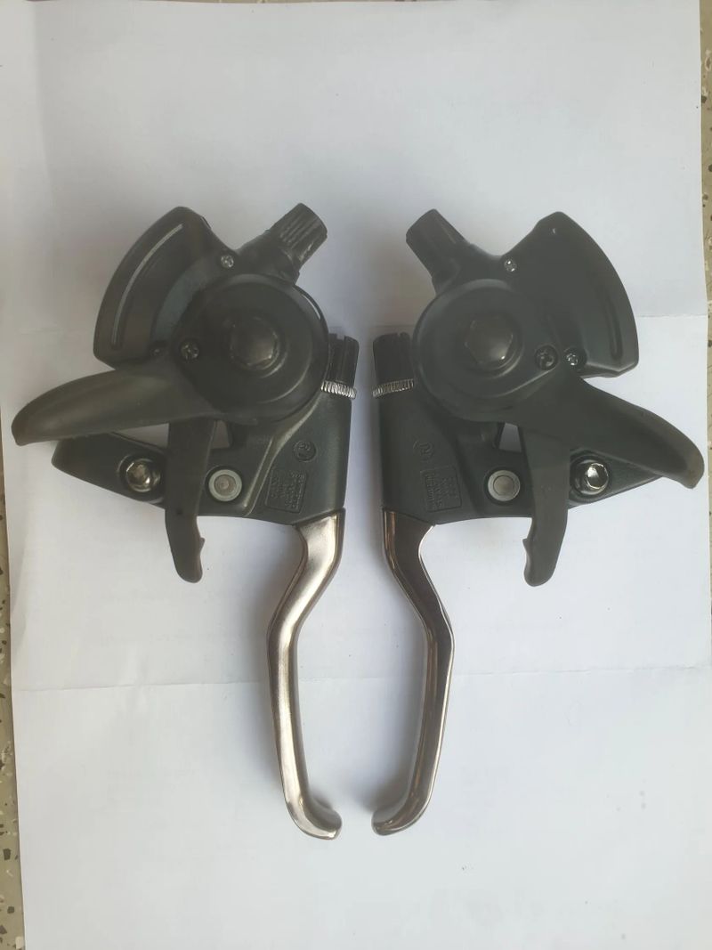 vintage řazení SHIMANO XTR ST-M900 3x8, DEORE XT ST-M095 3x7, šaltr XTR RD-M900 GS, XT RD-M735 SGS