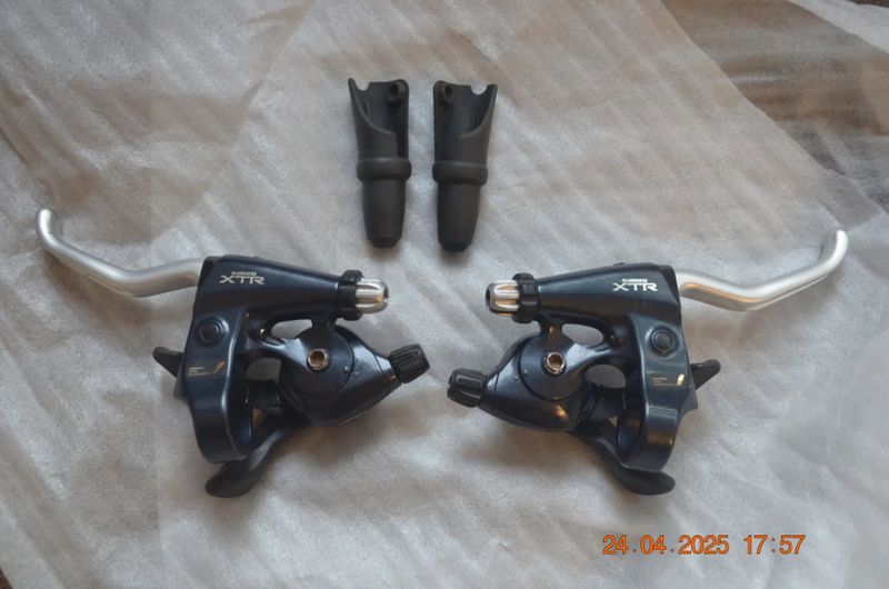 vintage řazení SHIMANO XTR ST-M900 3x8, DEORE XT ST-M095 3x7, šaltr XTR RD-M900 GS, XT RD-M735 SGS