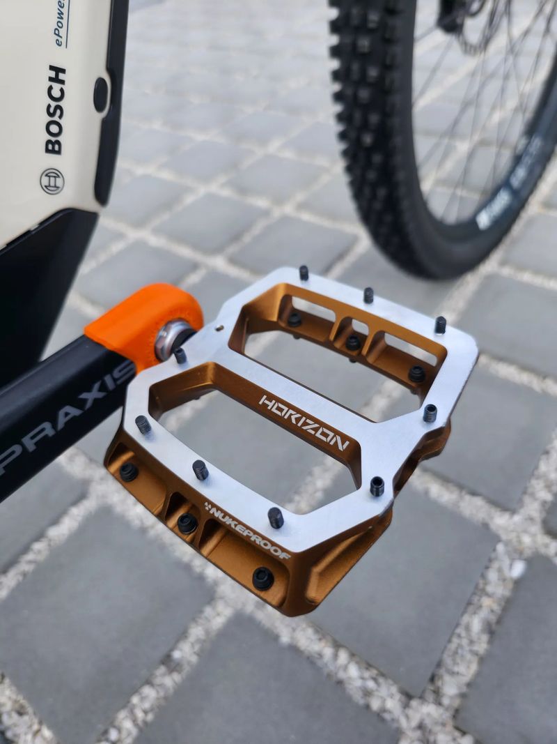 Elektrokolo PIVOT Shuttle AM Pro X0 Eagle Transmission 29" Carbon Mojave 29″ velikost M