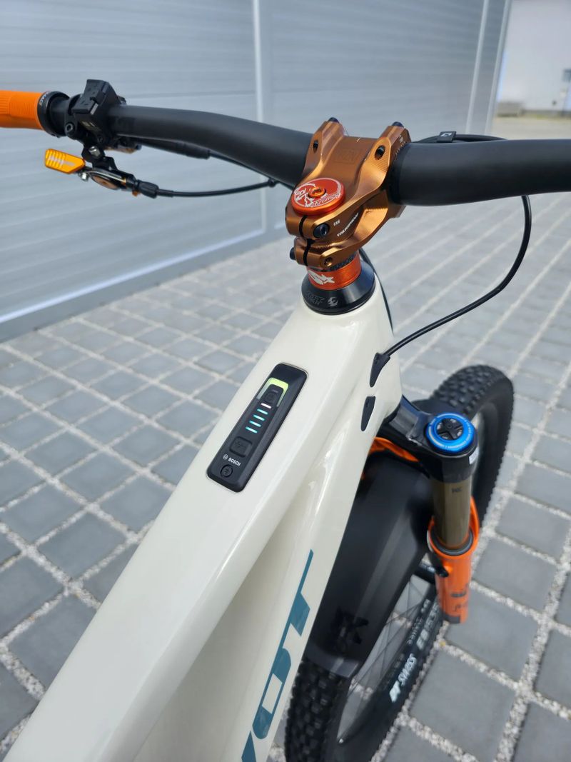 Elektrokolo PIVOT Shuttle AM Pro X0 Eagle Transmission 29" Carbon Mojave 29″ velikost M