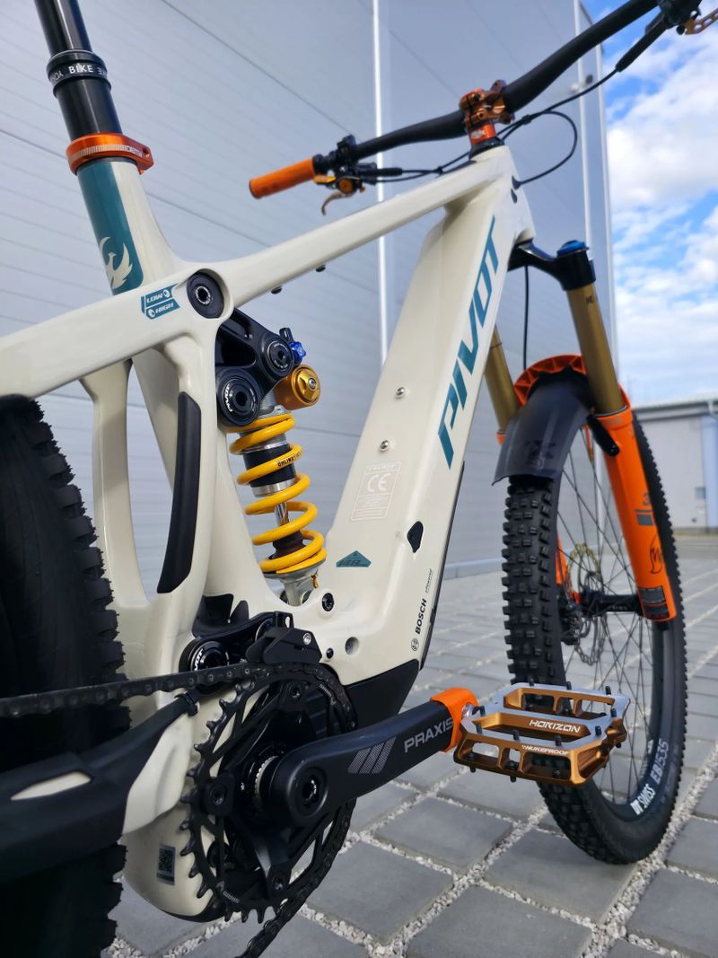 Elektrokolo PIVOT Shuttle AM Pro X0 Eagle Transmission 29" Carbon Mojave 29″ velikost M