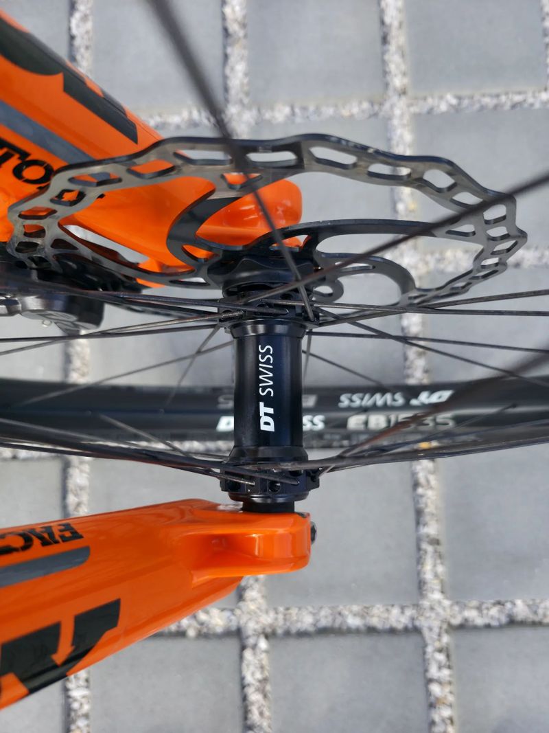 Elektrokolo PIVOT Shuttle AM Pro X0 Eagle Transmission 29" Carbon Mojave 29″ velikost M