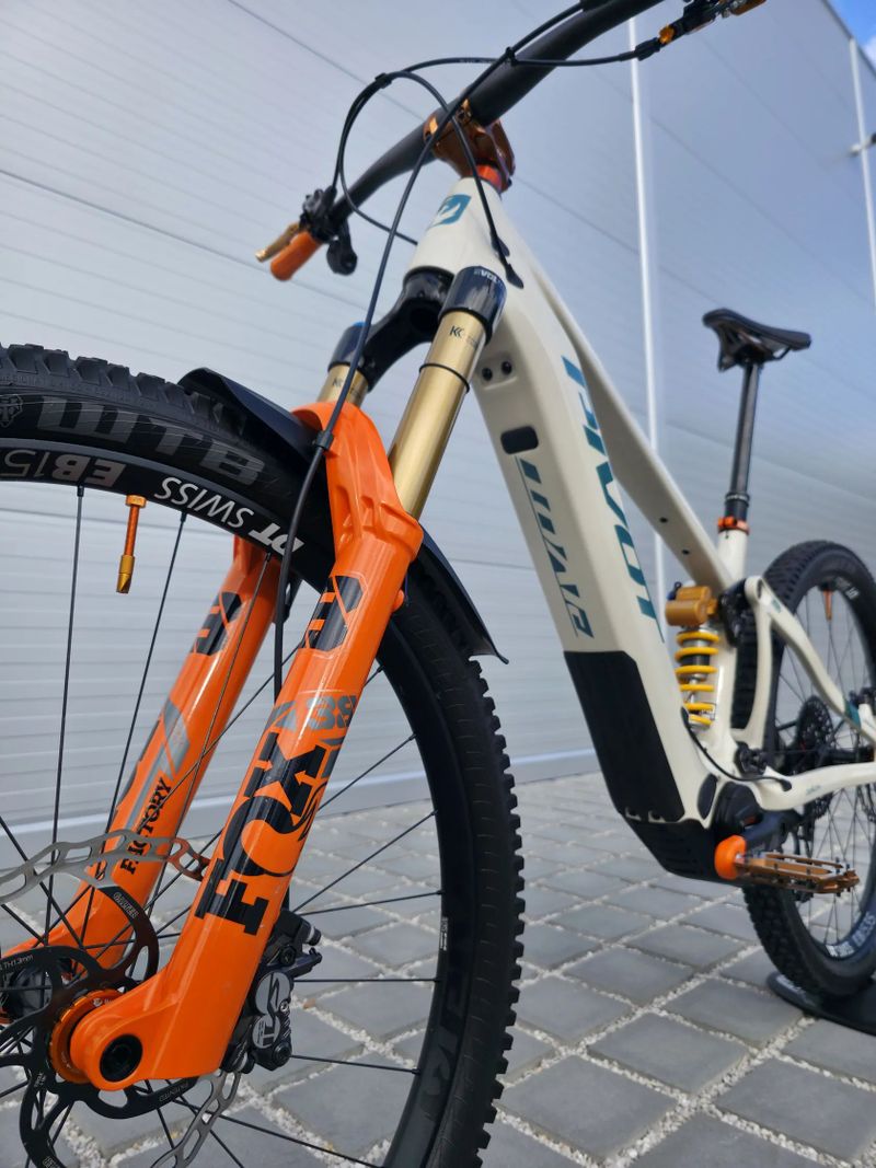 Elektrokolo PIVOT Shuttle AM Pro X0 Eagle Transmission 29" Carbon Mojave 29″ velikost M