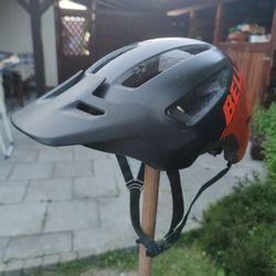 MTB Přilba BELL na horské/enduro kolo