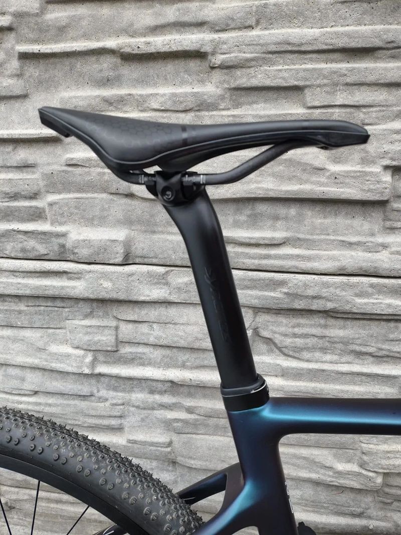 Karbonový Gravel Bike 