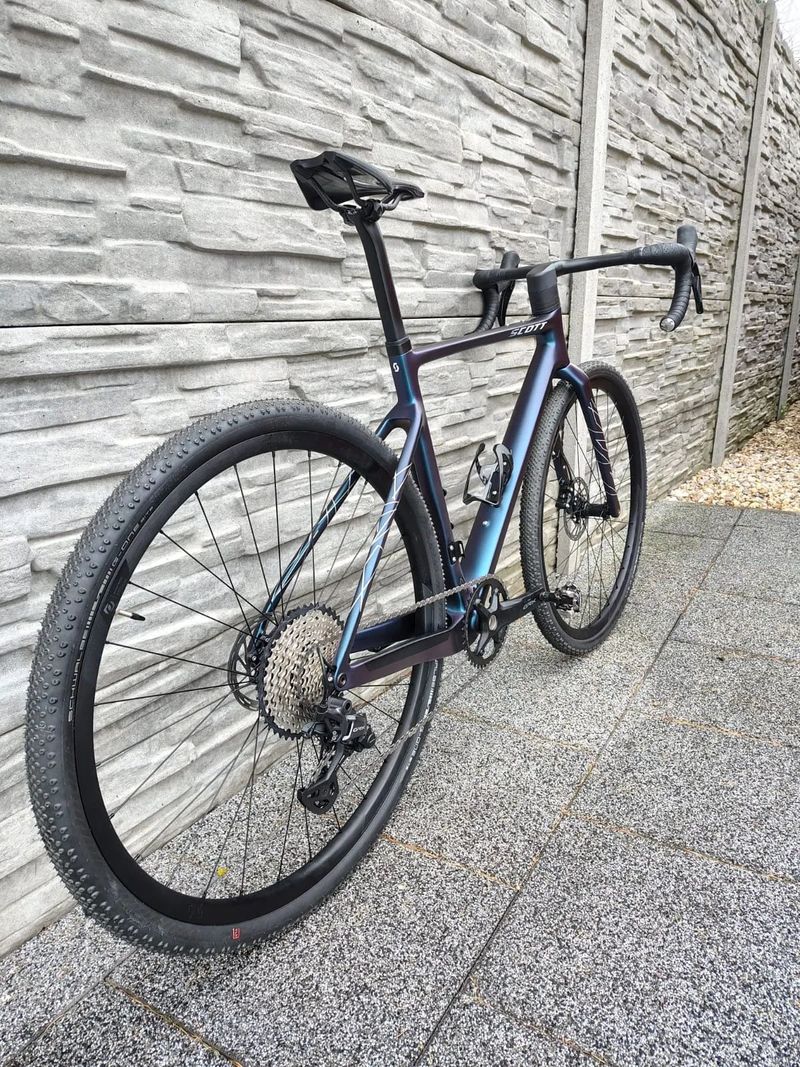 Karbonový Gravel Bike 