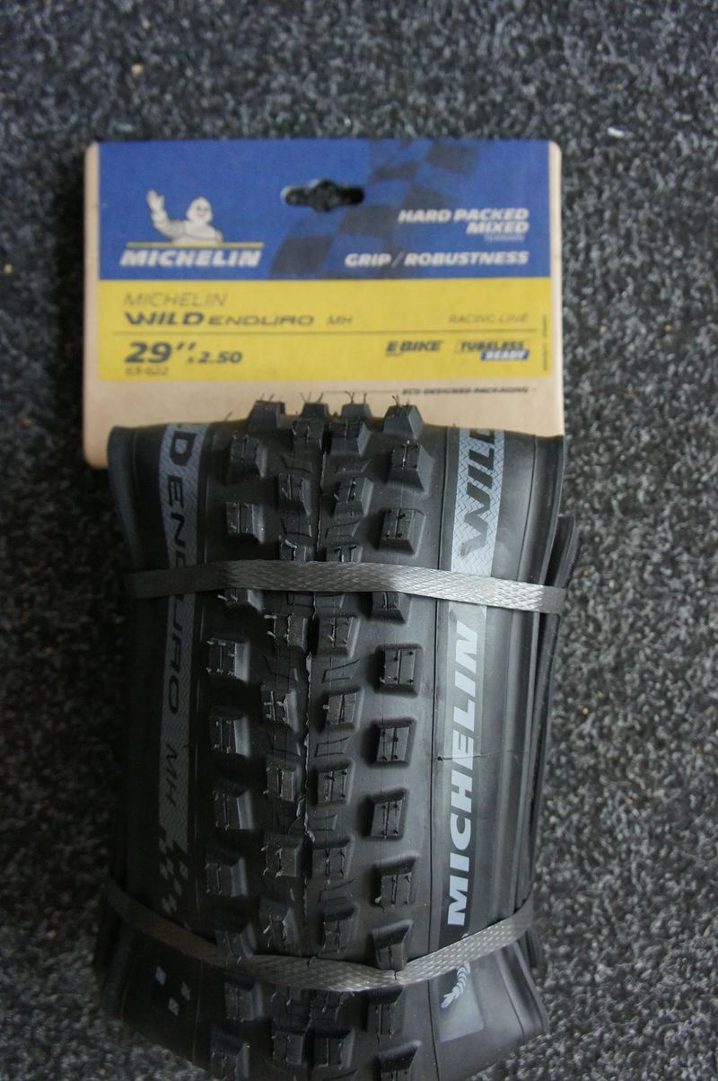 Michelin plášť Force AM2 (bezduš) 27,5x2.40 (černá) GUM-X