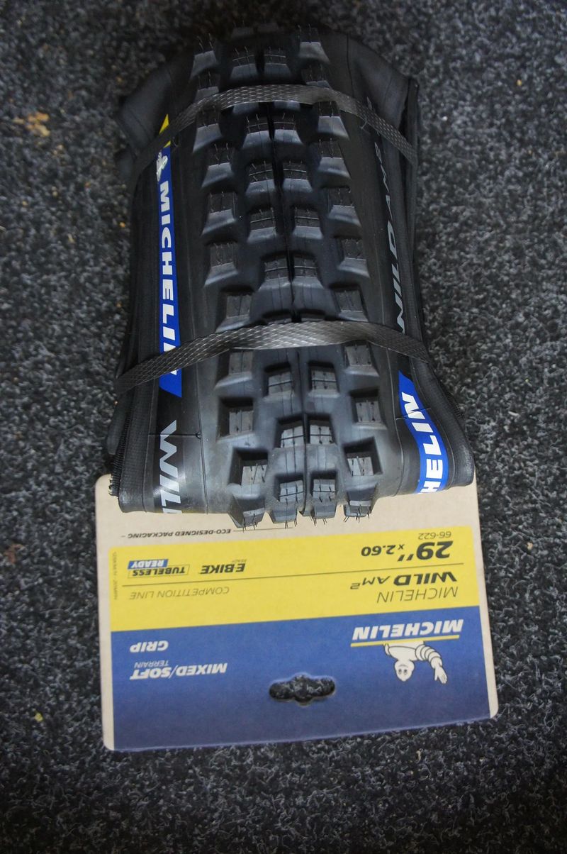 Plášť Michelin E-Wild Rear 29x2,60 (65-622) Racing Line Bead to Bead Magi-X TLR - skládací, černá