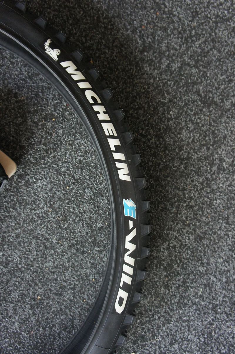 Plášť Michelin E-Wild Rear 29x2,60 (65-622) Racing Line Bead to Bead Magi-X TLR - skládací, černá