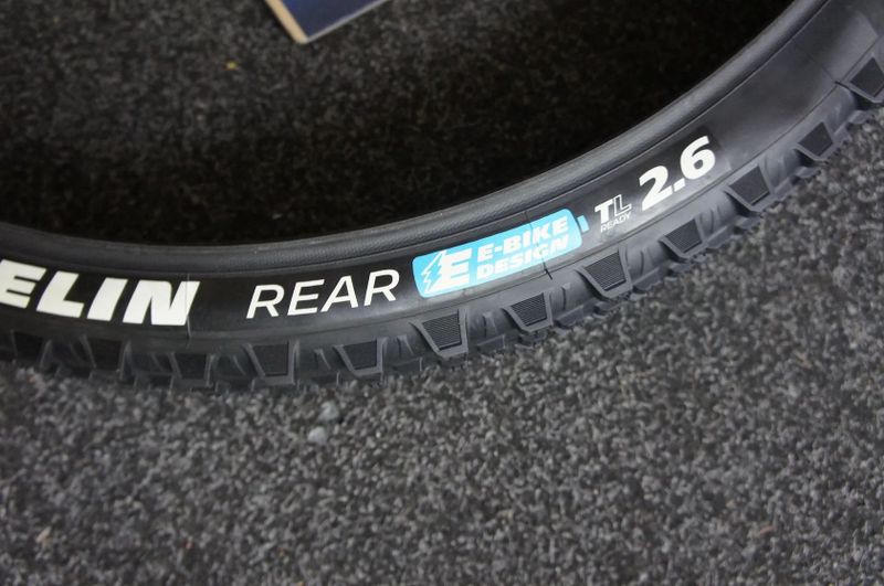 Plášť Michelin E-Wild Rear 29x2,60 (65-622) Racing Line Bead to Bead Magi-X TLR - skládací, černá