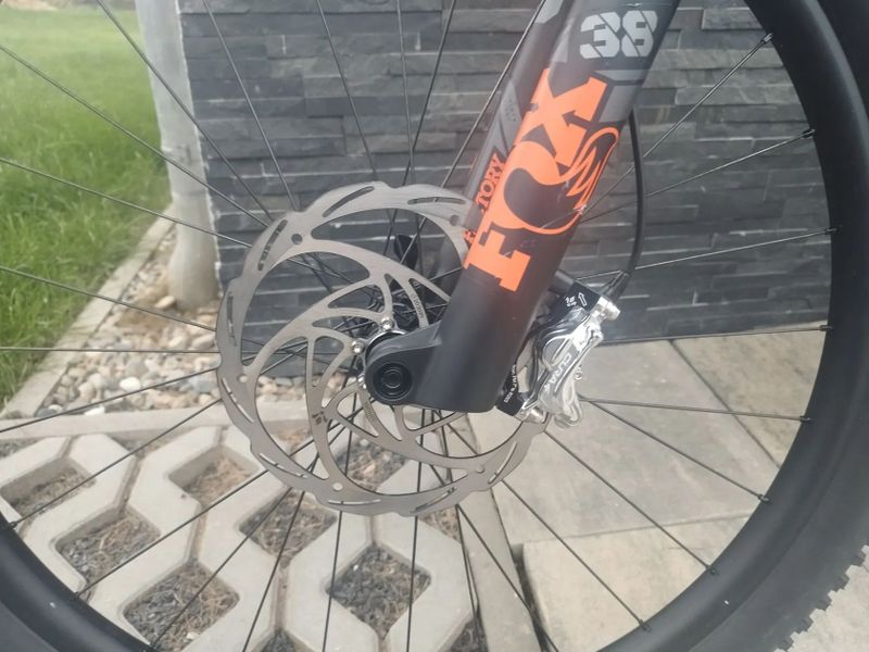 Ghost Riot Full carbon fox 38 