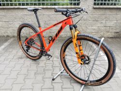 KTM Myroon Exonic. Váha 8,4kg. Pův. cena 219.490 Kč. Krásný stav!