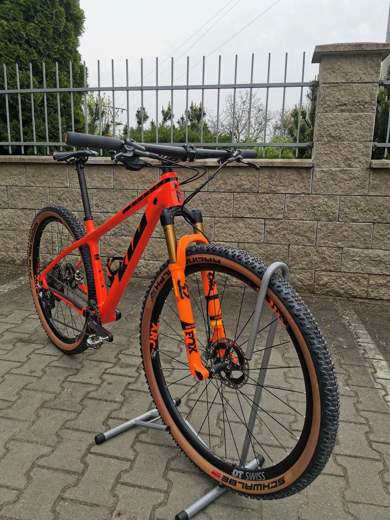 KTM Myroon Exonic. Váha 8,4kg. Pův. cena 219.490 Kč. Krásný stav!