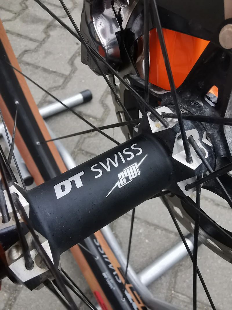 KTM Myroon Exonic. Váha 8,4kg. Pův. cena 219.490 Kč. Krásný stav!