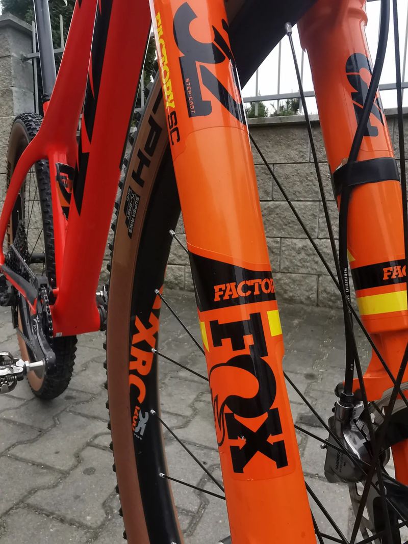 KTM Myroon Exonic. Váha 8,4kg. Pův. cena 219.490 Kč. Krásný stav!