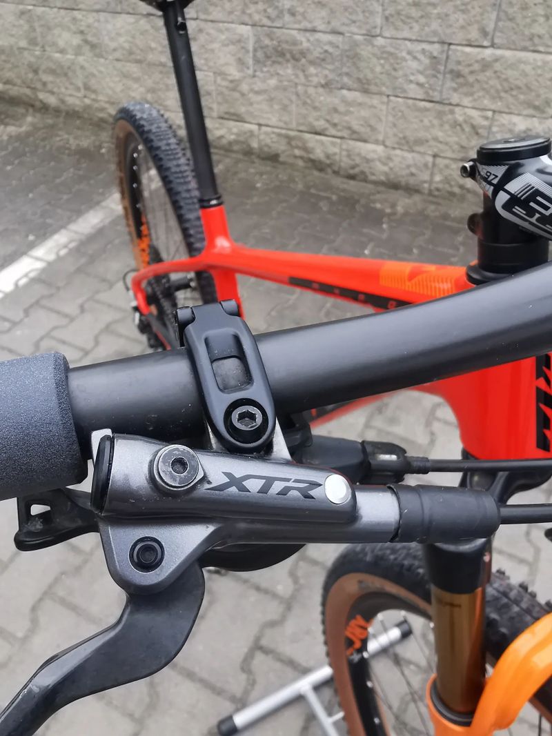 KTM Myroon Exonic. Váha 8,4kg. Pův. cena 219.490 Kč. Krásný stav!