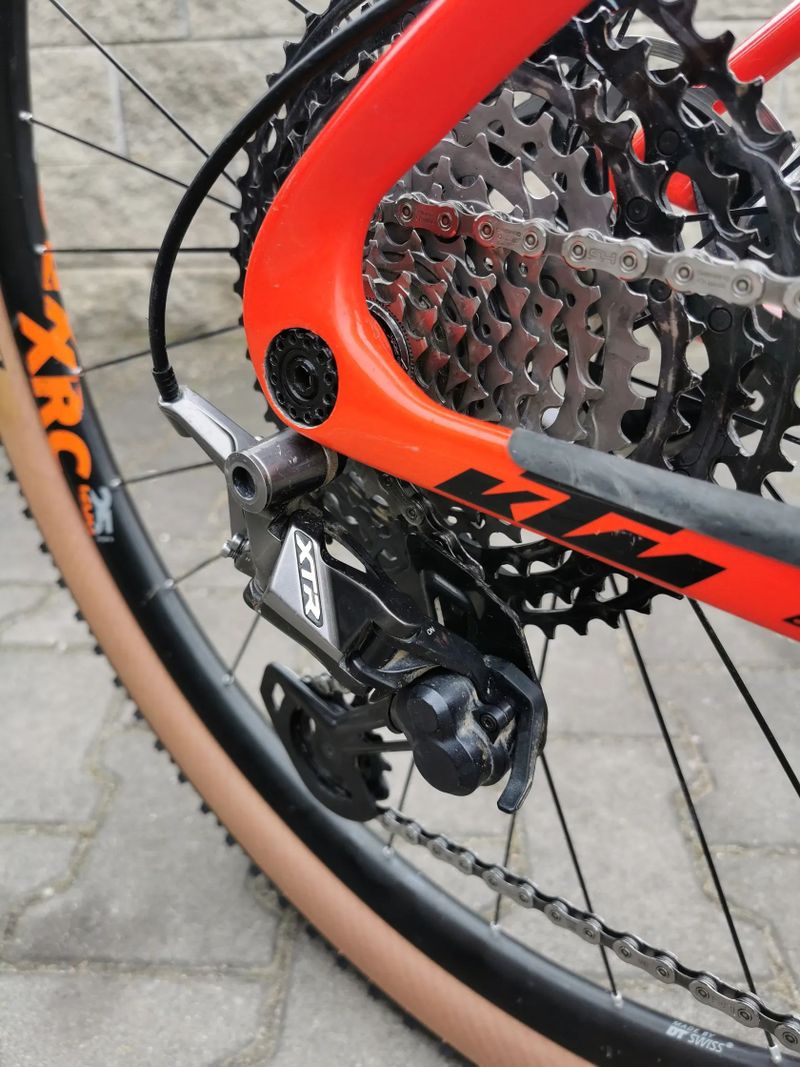 KTM Myroon Exonic. Váha 8,4kg. Pův. cena 219.490 Kč. Krásný stav!