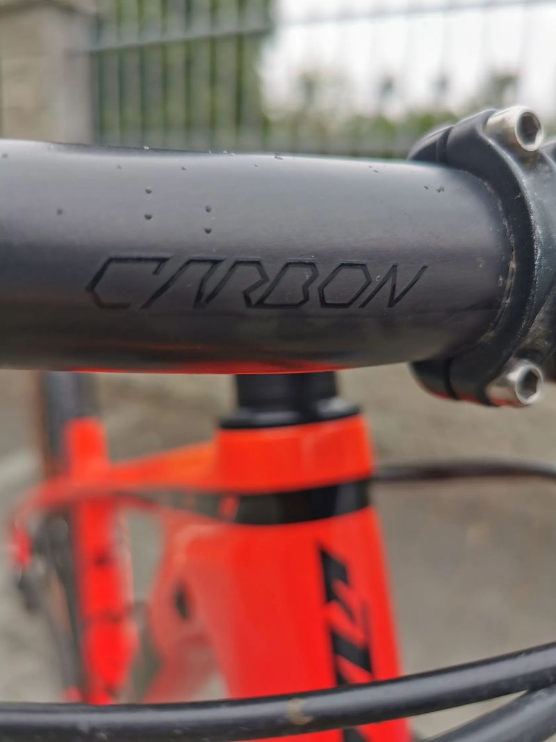 KTM Myroon Exonic. Váha 8,4kg. Pův. cena 219.490 Kč. Krásný stav!