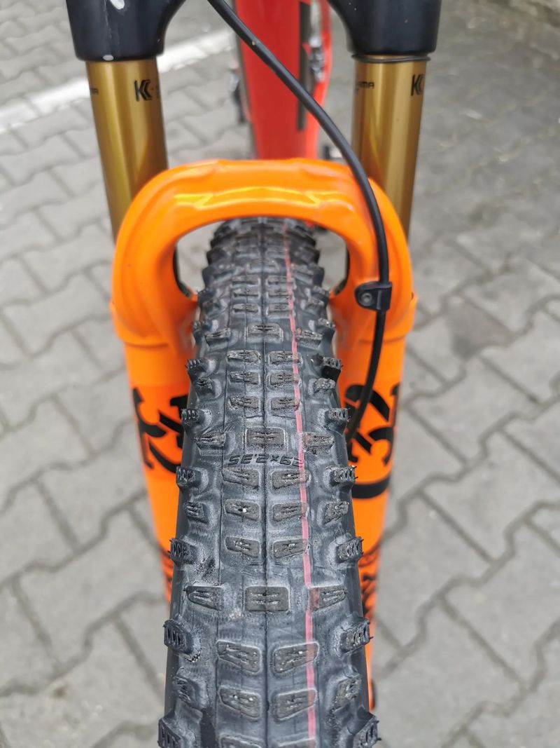 KTM Myroon Exonic. Váha 8,4kg. Pův. cena 219.490 Kč. Krásný stav!