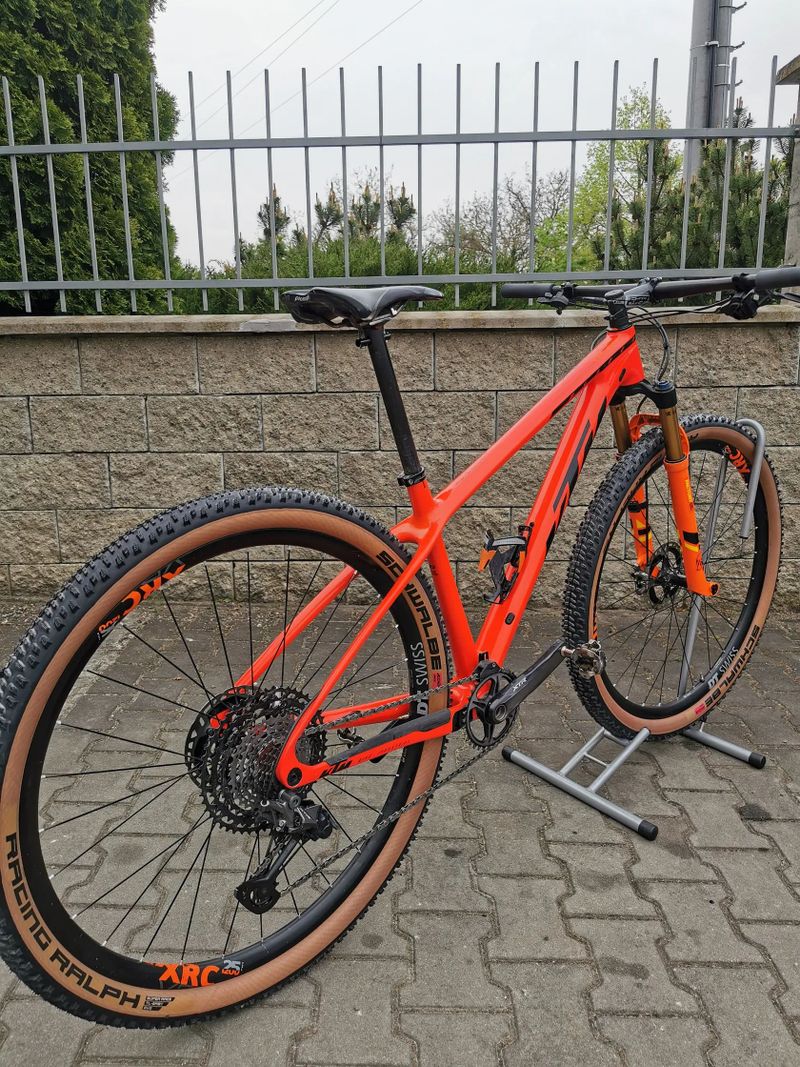 KTM Myroon Exonic. Váha 8,4kg. Pův. cena 219.490 Kč. Krásný stav!
