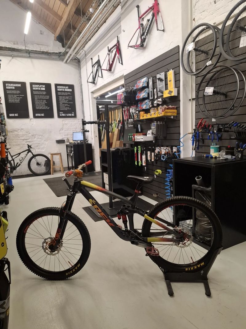 Trek Remedy 8 - custom build