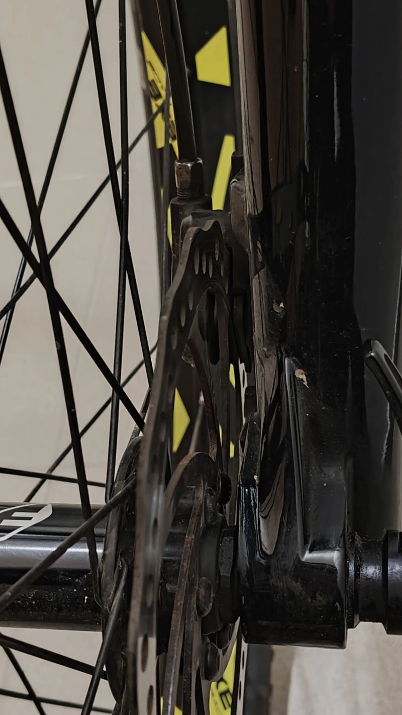 Trailový hardtail Leader Fox Belmont 27,5+