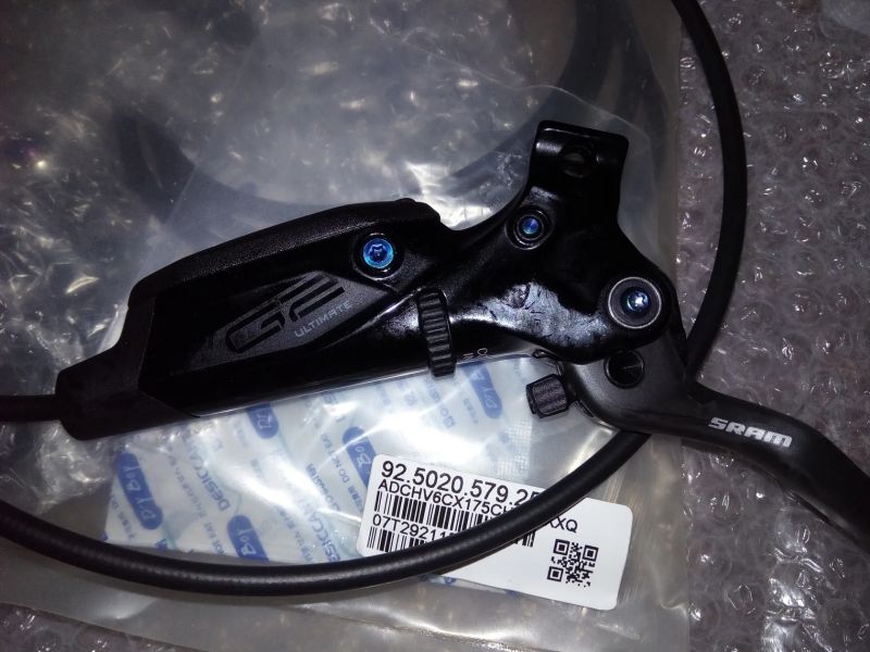 Nové brzdy SRAM G2 Ultimate Carbon Rainbow, 4 písty