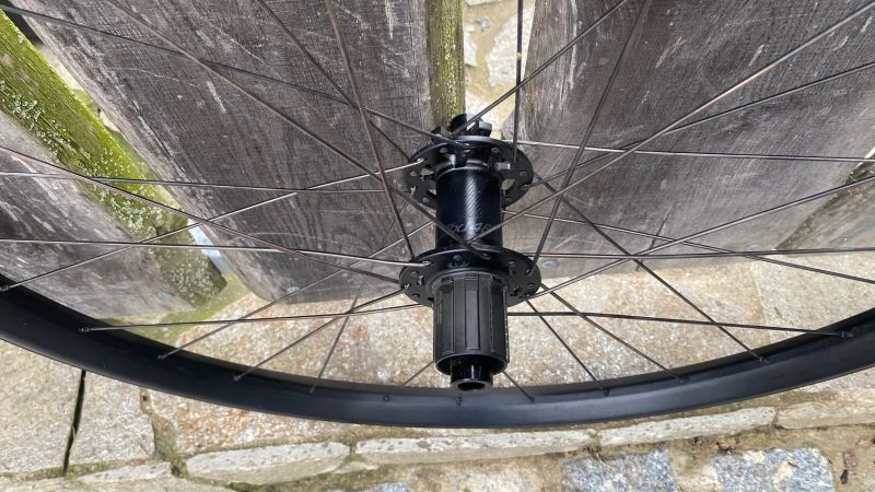 Výplety ROVAL/SPECIALIZED 27,5 / 29 mullet sundané z nového kola