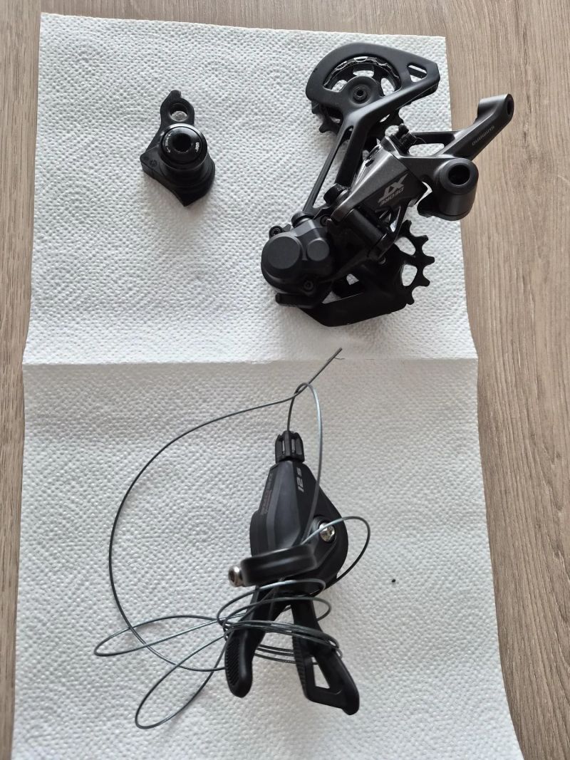 Prodám sadu Shimano XT 12 rychlostí - skoro nová