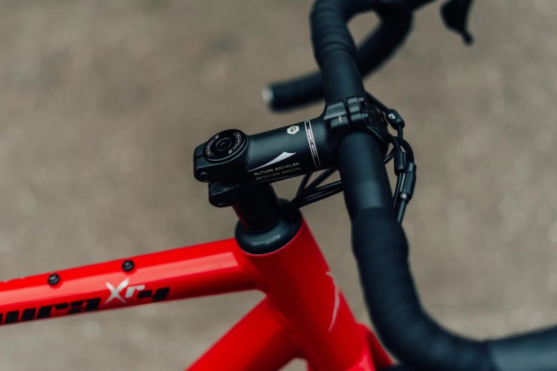 Author AURA XR4 2025