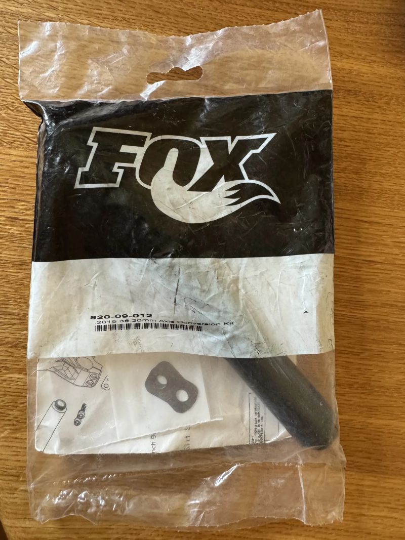 Pevná osa FOX - originál - boost (110 mm) - průměr 20 mm